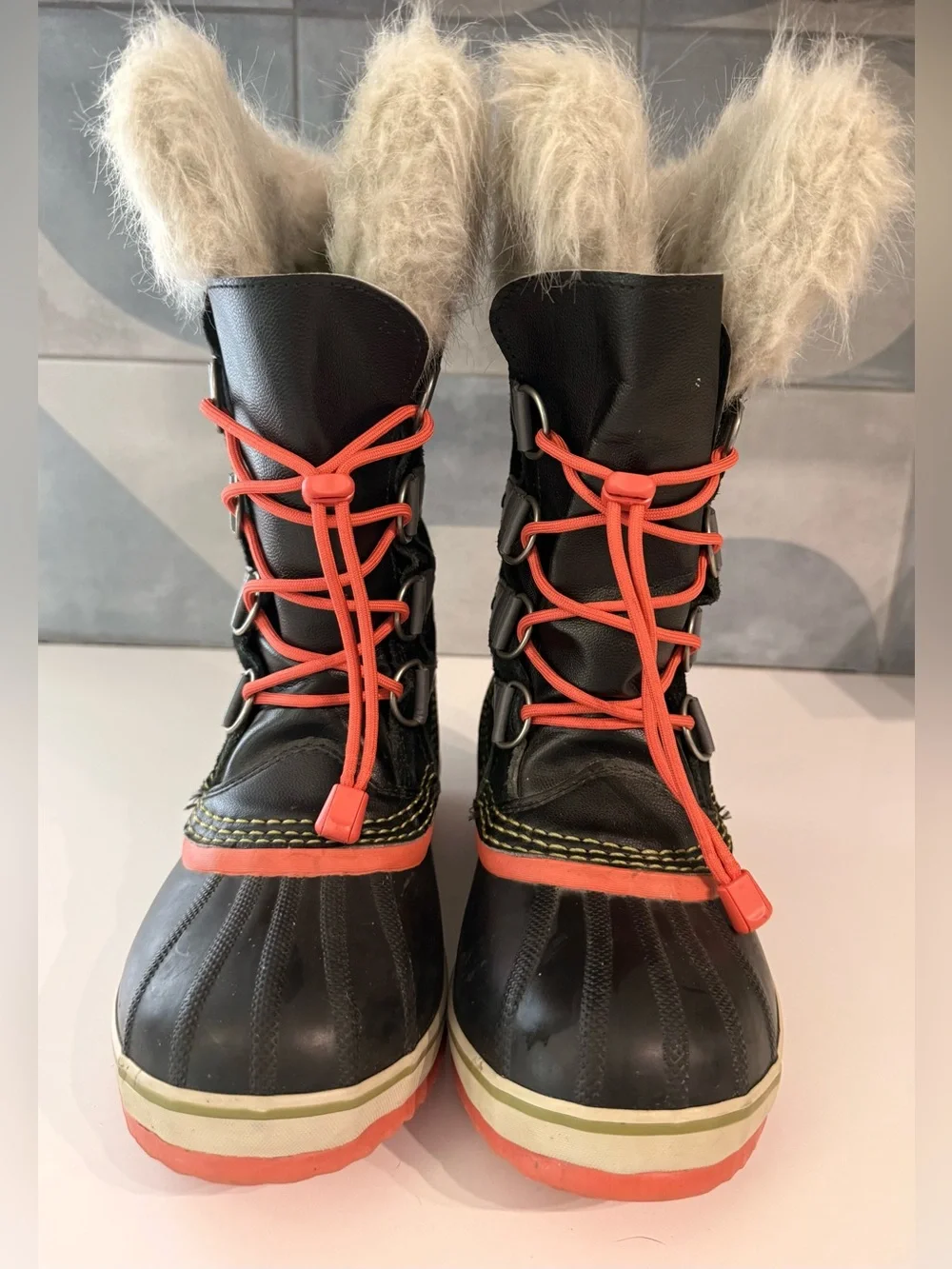 Sorel removable lining faux fur/ suede boots- waterproof. Men's 5, women's 7